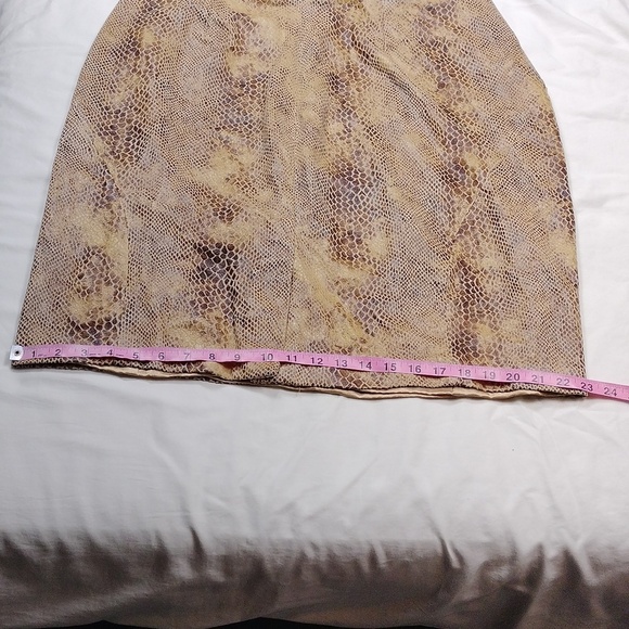 Styled By Sam Saboura Womens Snake Print Skirt Size 18W - Picture 7 of 7